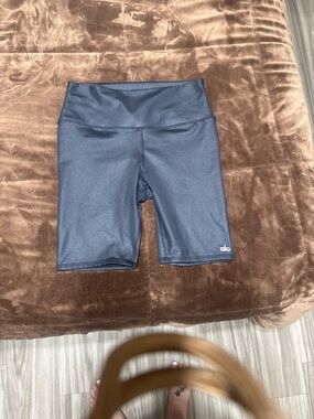 Woman’s size large ALO Yoga black High-Rise Bike Shorts